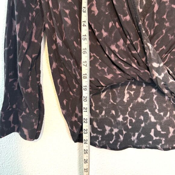 Rails Hillary Diffused Cheetah Wrap Blouse Size Small - Picture 2 of 8